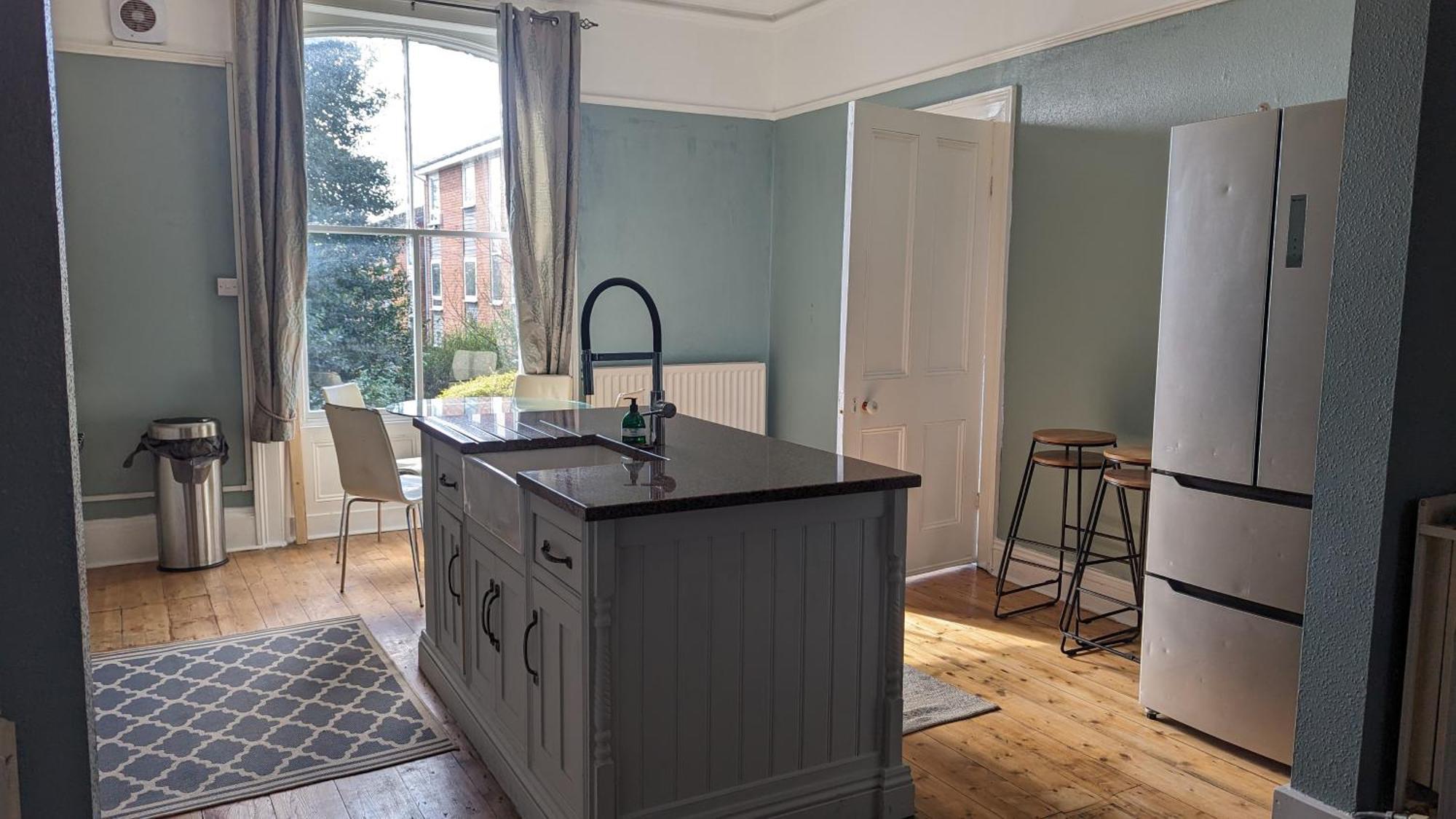 Spacious Home, By Headingley Stadium, Lgi, Leeds Arena, And The Of Leeds Holiday home *